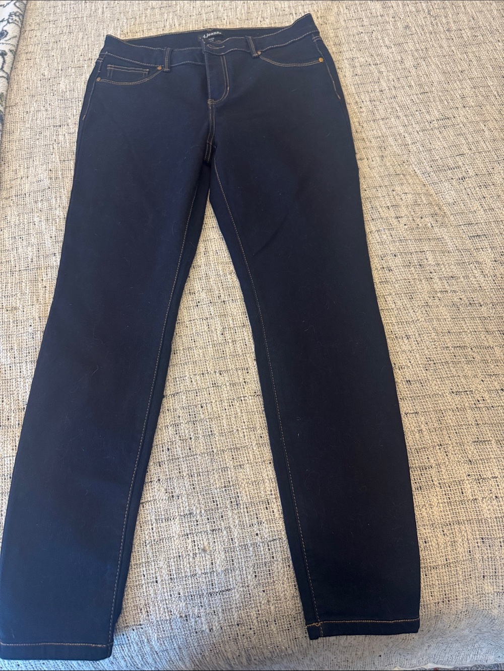 d. jeans Women's Skinny Jeans in Black with Contrast Stitching